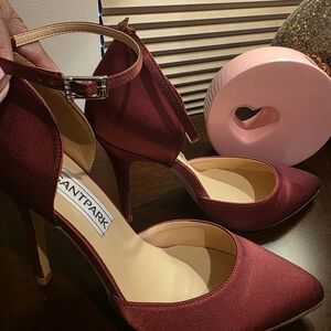 Women's Burgundy Heels